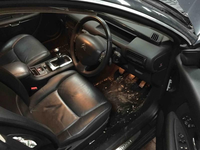 Forums / Super Sticky / Back again with another C6... how to replace the blown airbags C6owners